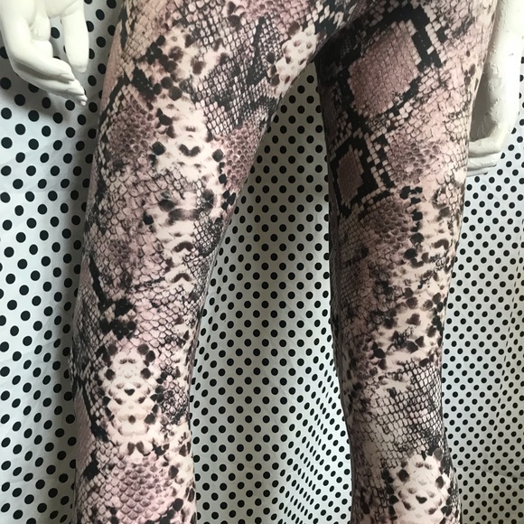 Evolution + Creation Extremely Realistic Python Capris Leggings/ Tights Sz Small - Picture 3 of 15